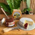 Kit Paixão - Queijo Lua Cheia Serra das Antas, Camembert e Geleia