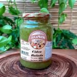 Doce de cidra em pote de vidro com 680 gramas, sobre mesa de madeira.