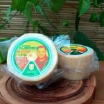 Queijo Alagoinha sobre mesa de madeira.