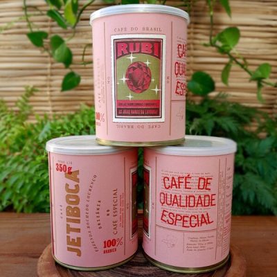Café Jetiboca especial Rubi em lata com 350 gramas em grãos.
